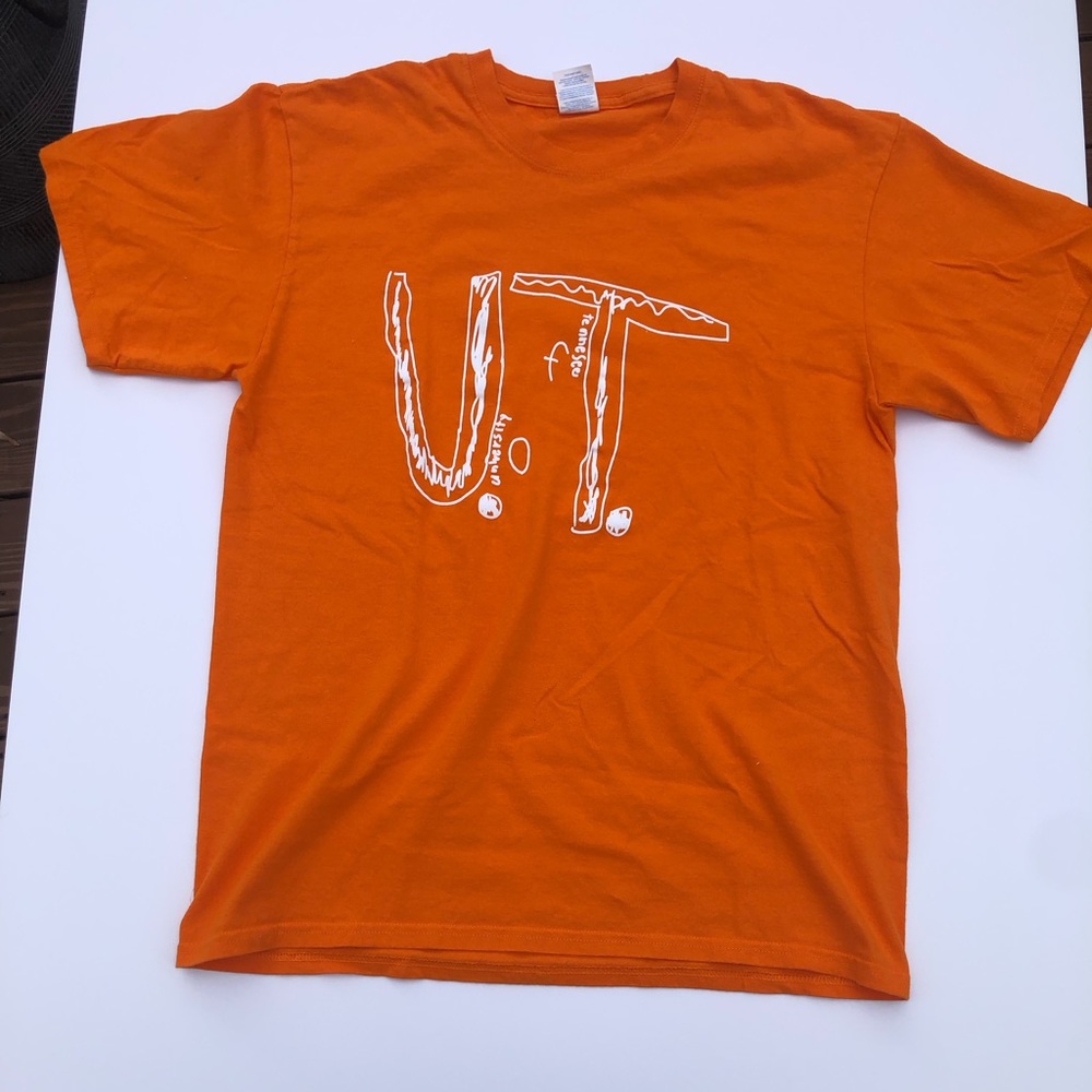 Men’s large port and company Tennessee volunteers shirt